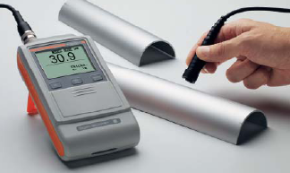 DualScope FMP20 is measuring coating thickness